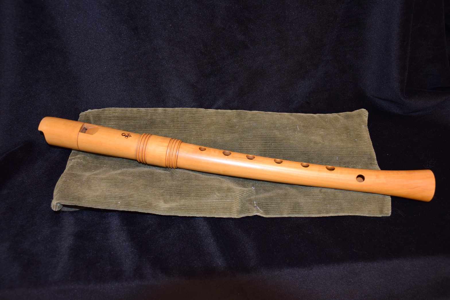 undefinedG Alto: Carl Hanson - boxwood, after Ganassim single holes/orig. fingering. Pitch = 466