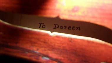 Violin made by Roy Sadler (detail)