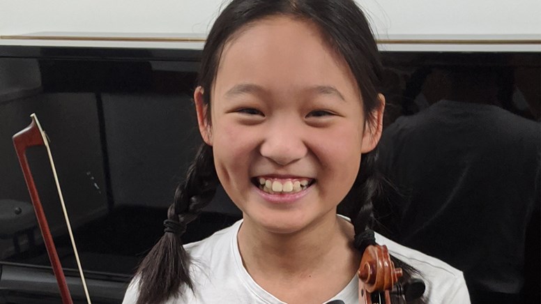 undefined10 year old violinist and young composer Vivienne Lim